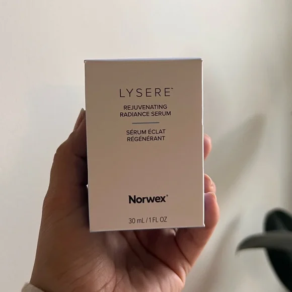 NORWEX LYSERE rejuvenating radiance serum 
NEW IN BOX - Picture 3 of 8